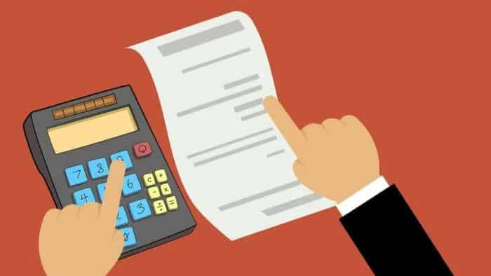 Old Vs New Tax Regime: Which One Should You Choose calculate tax on New Tax Calculator for 7 5 lakh and 10 lakh salary tax liability