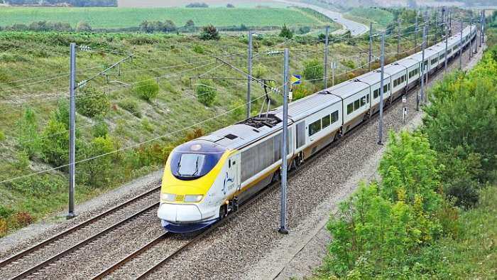 fastest bullet train in the world highest speed 600 km per hour including maglev in china euroduplex tgv in france