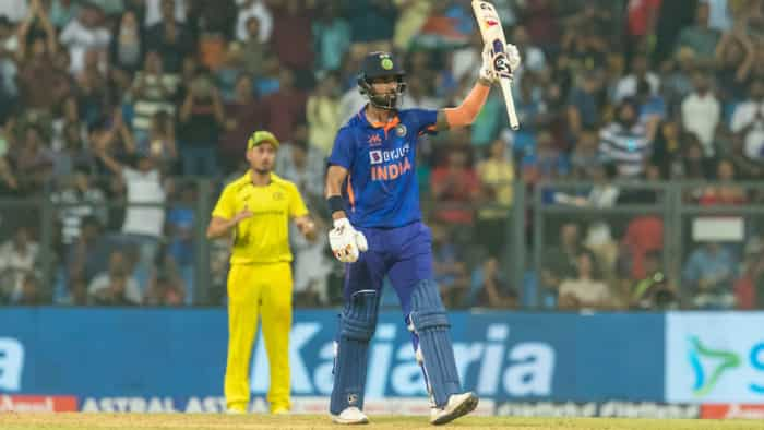 live updates ind vs aus 1st odi 2023 live score updates cricket match today india vs australia cricket live scoreboard and updates wankhede stadium mumbai hardik pandya steve smith