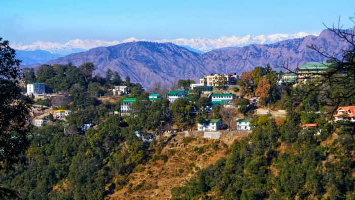 mussoorie hill station interesting facts ban on Indians visit in british era Britishers had written on the wall Indians Not Allowed 