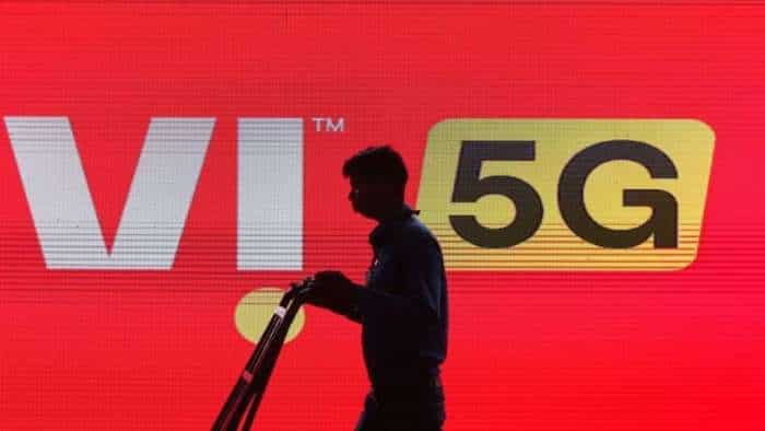 Vodafone-Idea launched Rs 599 plan vodafone idea family postpaid plan rs 599 get 2 connections unlimited calls 110 gb data and OTT platforms access