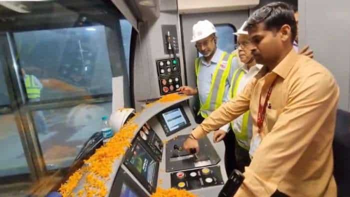 Underwater Metro in Kolkata Metro rake runs under river for first time in India, reaches Howrah from Kolkata