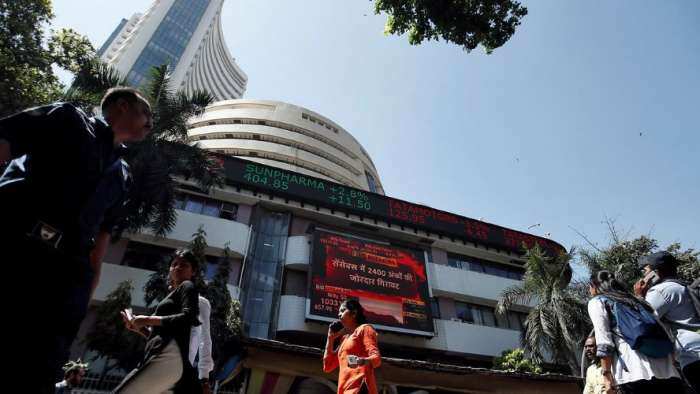 Stock Market Falls today Investors lost more than 1.5 lakh crore rupees in early hours check 5 reason why share market down 