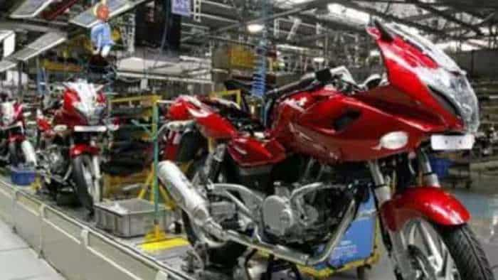 Bajaj Auto Q4 Results Profit declines 2-5 percent to Rs 1433 crore dividend declared at Rs 140 per share