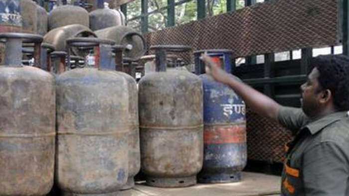 Commercial LPG Price down from 1st May 2023 ATF prices also cut from today OMCs check latest prices