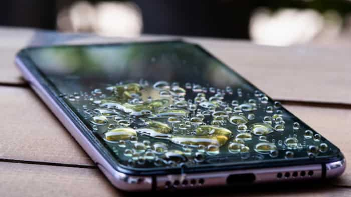 what to do if phone gets wet in rain here know how to save phone if you it in water these top 5 tips