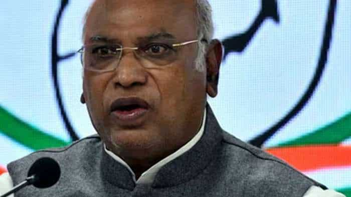 Congress CLP Passes one line resolution authorizing President Mallikarjun Kharge to choose next cm