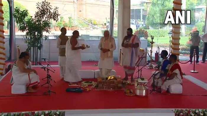 New Parliament Inauguration PM Modi begins puja sarv dharm prathna receives Sengol for installation know details