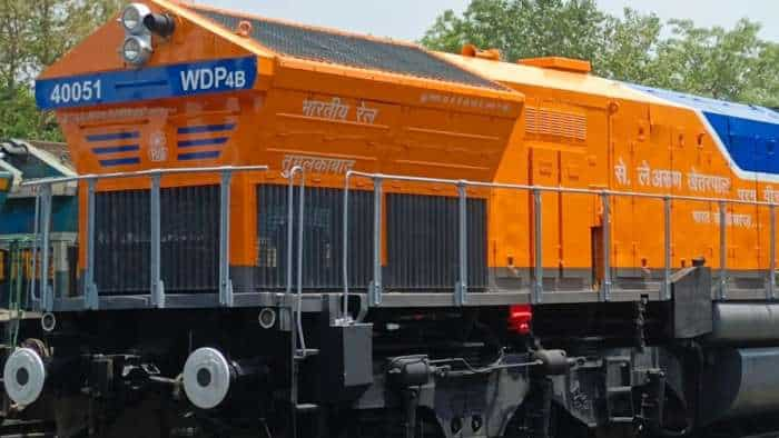 Indian Railways put brave Martyrs of nation name on diesel locomotives train engine see photos here