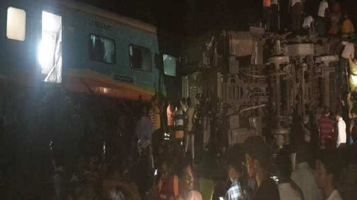 Shalimar-Chennai Coromandel Express derails at Odisha Balasore around 200 passengers trapped