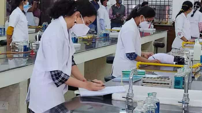 India NIRF Rankings 2023 Top medical colleges in India All India Institute of Medical Sciences, Delhi Post Graduate Institute of Medical Education and Research, Chandigarh Christian Medical College, Vellore