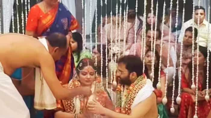 Nirmala Sitharaman Daughter parakala vangmayi Marriage know who is Sitharaman son-in-law Pratik Doshi 