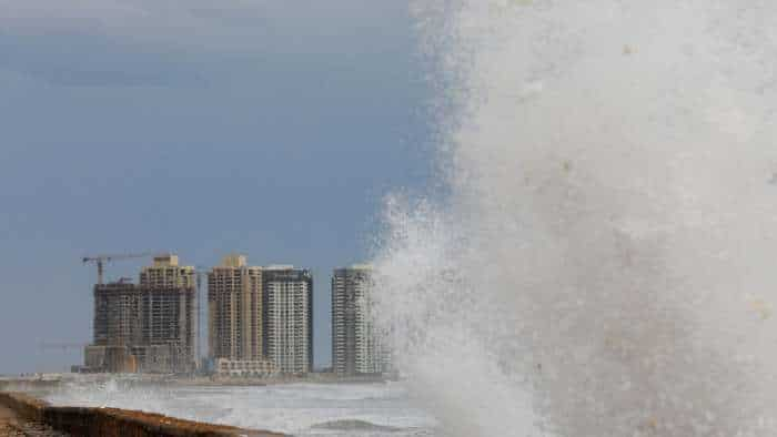 Biparjoy Cyclone IMD issues Red alert for Saurashtra Kutch coasts 4500 people shifted to shelter homes in Dwarka weather