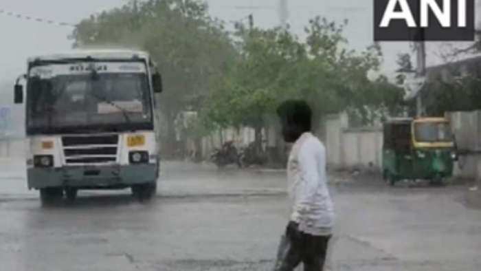 biparjoy cyclone live updates location weather update Gujrat Mumbai Rajasthan irctc train cancelled