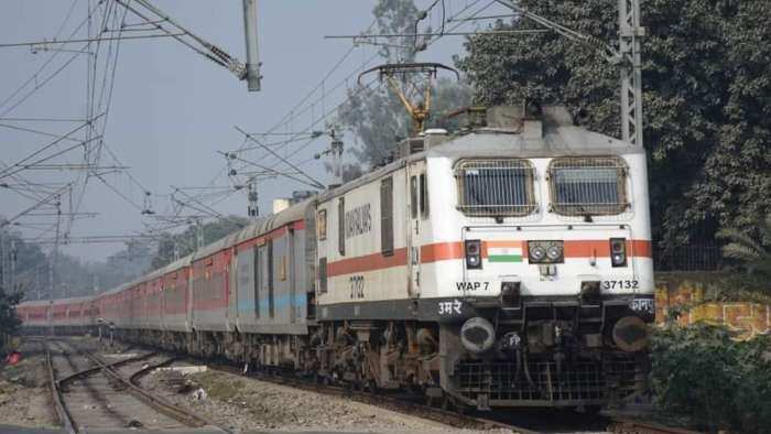 Train Cancellation: रविवार को रद्द रहेंगी दो दर्जन से अधिक ट्रेनें, घर से निकलने से पहले जरूर चेक कर लें ये लिस्ट