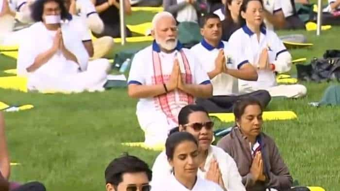 international yoga day 2023 theme wishes baba ramdev yoga asana tips hindi health benefits pm modi on yoga day trending photos videos