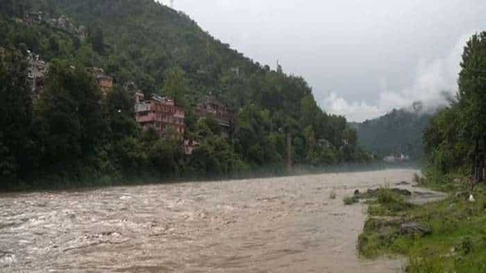 IMD issues weather warning for the next five Days for Himachal Pradesh Heavy rainfall thunderstorm and lightning