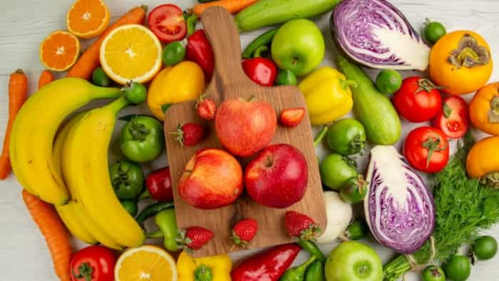 KnBenefits of healthy fruits and vegetables according to their colours health tips