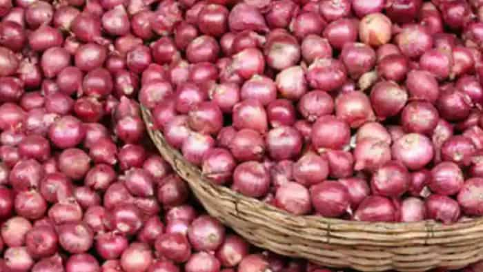 Onion Price Hike after tomatoes now pyaz will pinch your pocket latest Onion price list in Nashik Mandi