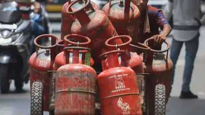 LPG Cylinder Price Hiked Prices of Commercial LPG Gas 19kg  Cylinder Hiked By Rs 7; Check New Rates Here