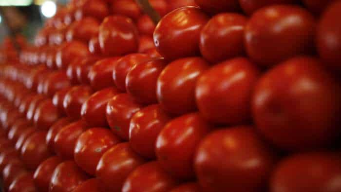 Tomatoes Price Hike Mobile Vans to Deliver Cheap tomatoes in these places at Delhi NCR