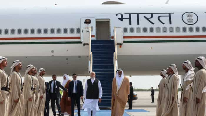 PM Modi arrives in UAE to meet President uae president Mohammed bin Zayed Al Nahyan after visiting France grand welcome at Abu Dhabi airport