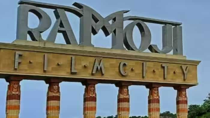 Irctc Tour Package book Splendid Hyderabad with Ramoji ex-Mumbai package for visiting ramoji film set at ramoji film city