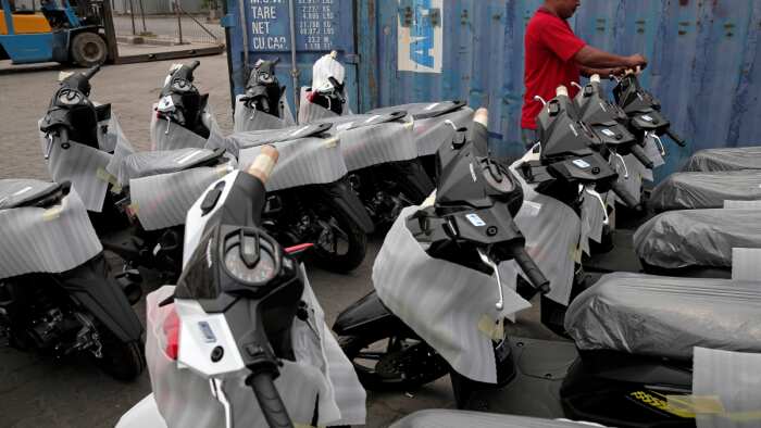 electric two wheeler sales double from 1st july to 17 july 28937 units sold check details here