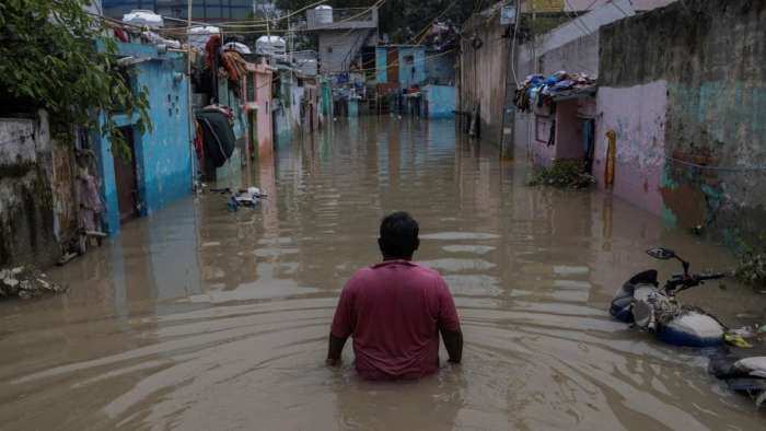 Weather Update delhi yamuna water level danger heavy rain orange alert for himachal pradesh maharashtra uttrakhand rain latest update