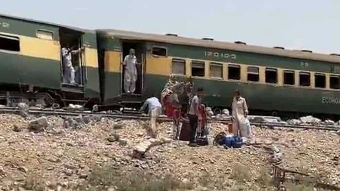 Pakistan Train Accident 15 dead 50 injured in Hazara Express bogies derail Nawabshah in Pakistan see latest update