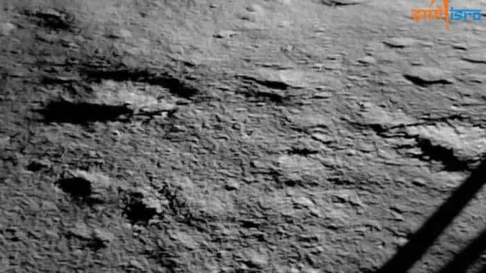 Chandrayaan 3 Pragyan Rover successfully Rolls Out Near Moon South Pole