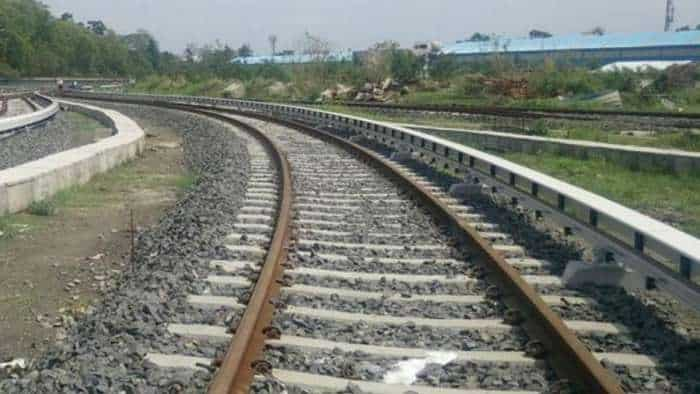 Kolkata Metro Railway is set to become member of elite club of London Moscow Berlin Munich and Istanbul Metro replace steel third rail with composite Aluminium third rail