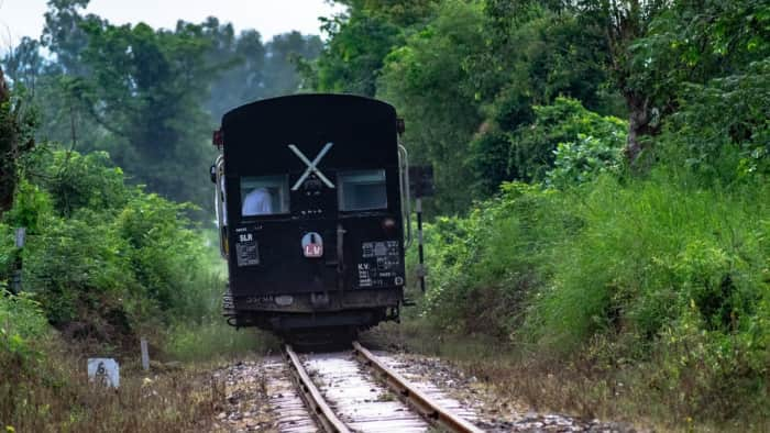 indian railway recruitment 2023 job vacancy in central railway apply here for 2049 posts