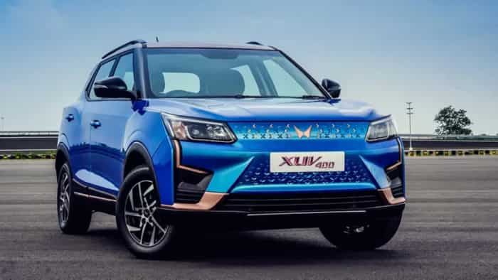 Mahindra xuv400 electric vehicle bumper discount of 1 25 lakh rupees 456 km in single charge