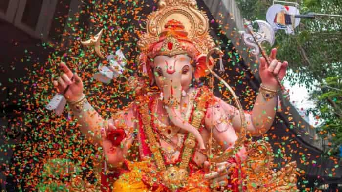 Ganesh Chaturthi 2023 is celebrated on 18th or 19th september know Correct Date sthapana shubh muhurat and significance of ganesh festival