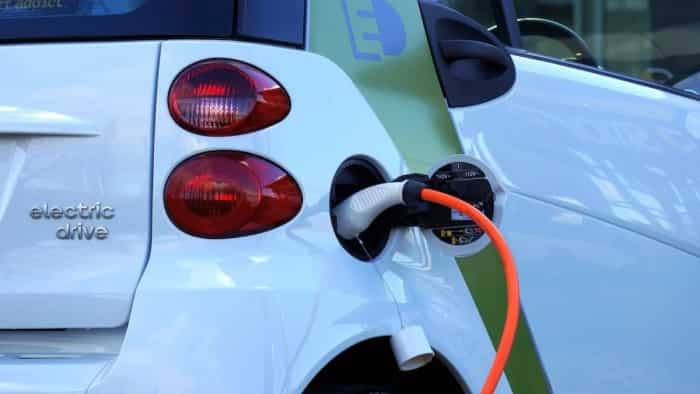 EV sale 4 lakh in tamilnadu in jan to sept soon will become electric vehicle hub 