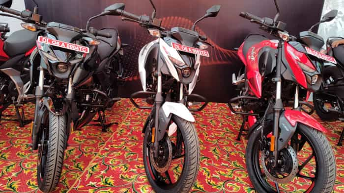 bajaj pulsar n150 launched today with new avatar 150 cc engine check price mileage specifications features