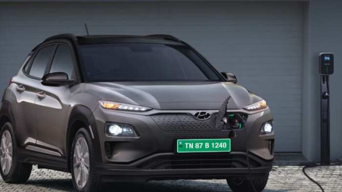 hyundai kona electric vehicle on discount 2 lakh rs check offer price range speed features specifications