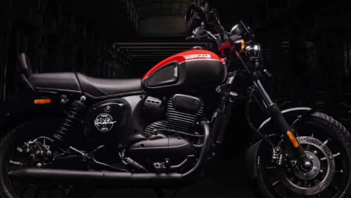 Jawa Yezdi Motorcycles Introduce New Premium Avatars of The Jawa 42 and Yezdi Roadster check price mileage features specifications