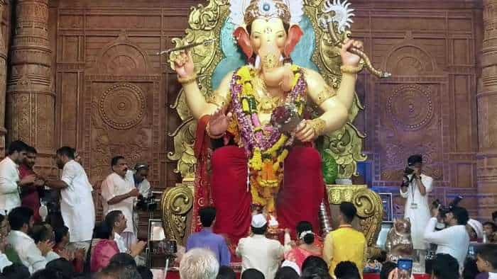 Ganpati Visarjan Laalbaag Raja two cr gold and 64 Kilo Silver to be auctioned 