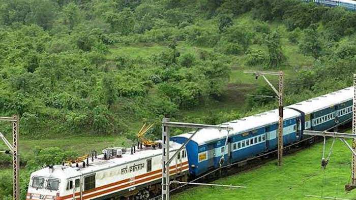 PM Narendra Modi Flags off Delhi Jn Jaisalmer Delhi Jn Train Special Time Table Halts station