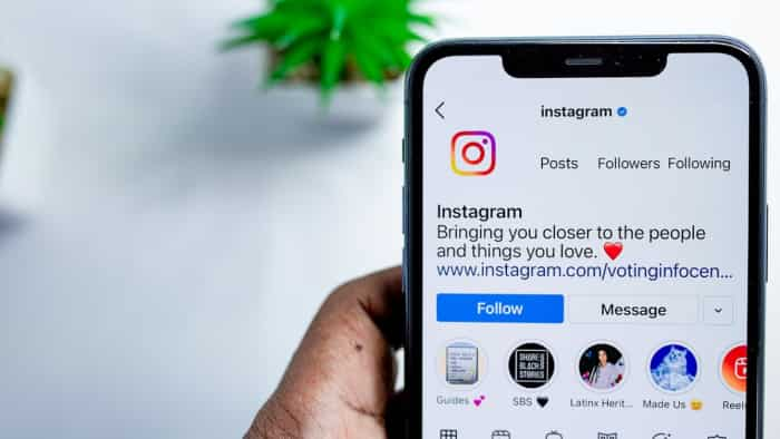 Istagram soon add birthday multiple story audio video notes features check list