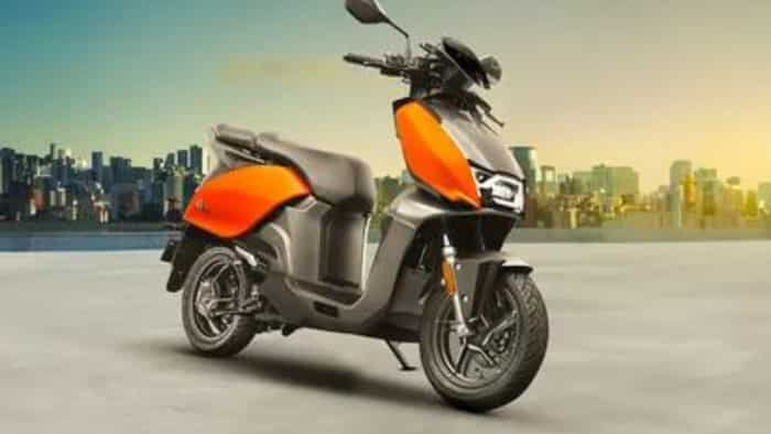 Hero vida V1 electric vehicle with 21000 rs benefits 110 km range top speed price features specs 