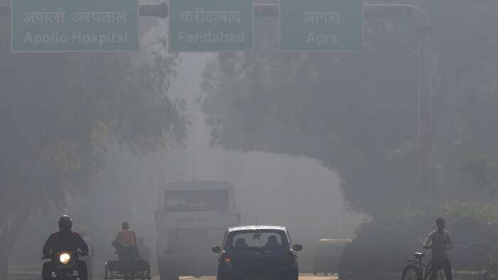 Delhi NCR air pollution AQI denger level GRAP III restrictions 1 crore 56 lakh fine for vilotaing rules