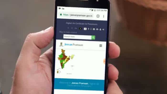 jeevan praman patra how to submit Digital life certificate online with face authentication and doorstep banking service