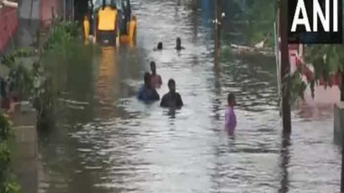 Michaung Cyclone ​​8 people died in Tamil Nadu roads and subways submerged 23 flights to Visakhapatnam cancelled