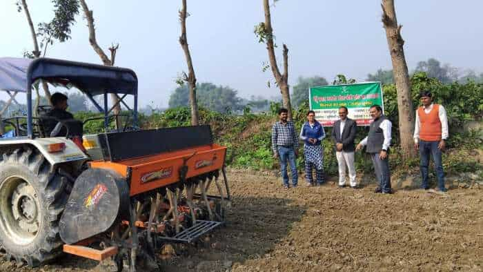 Wheat Sowing through zero tillage technique get more profit in less investment