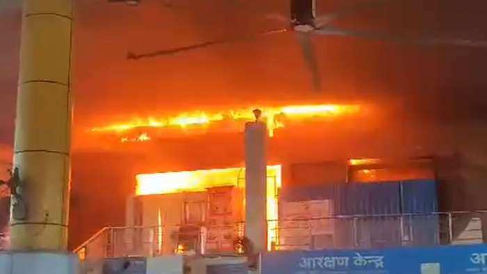 Mumbai Railway Station Fire in canteen at LTT railway station in Mumbai nobody injured train operations likely to hit