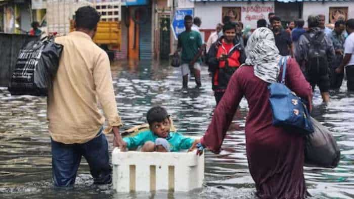 Tamil Nadu Rain Southern Railway cancelled many trains due to heavy rain in Tirunelveli other parts of tamil nadu