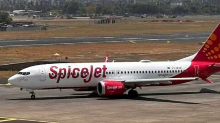 Emergency landing of Mumbai bound spicejet flight in Varanasi after death of elderly woman in flight